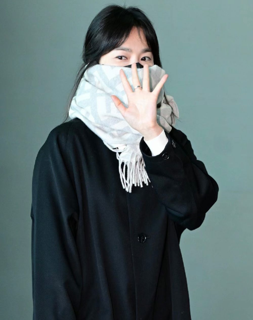 머플러 모델 착용 이미지-S41L9