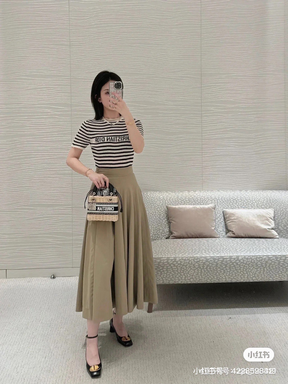 반팔 티셔츠 모델 착용 이미지-S144L6