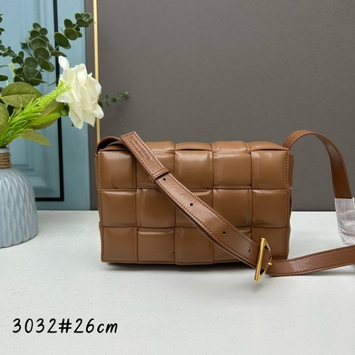 보테가베네타 패딩 카세트백 26cm [브라운]