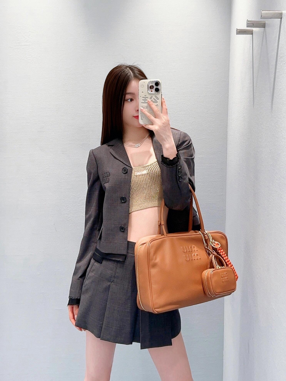 블레이저 모델 착용 이미지-S68L11