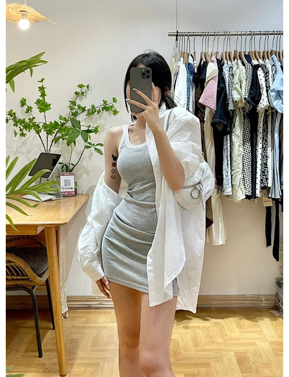긴팔 티셔츠 모델 착용 이미지-S963L12