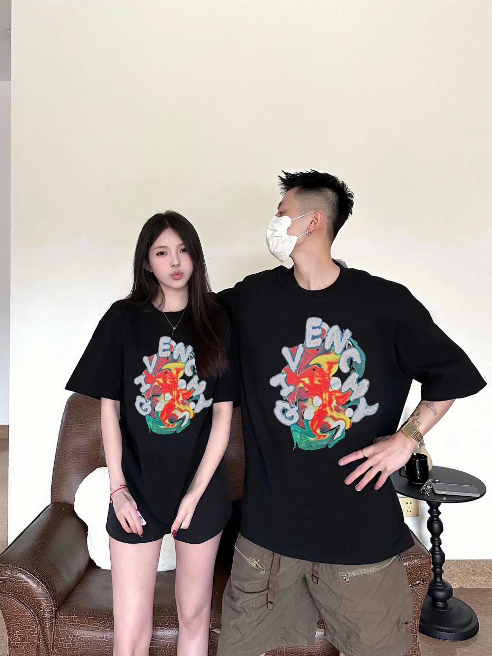 반팔 티셔츠 모델 착용 이미지-S175L12