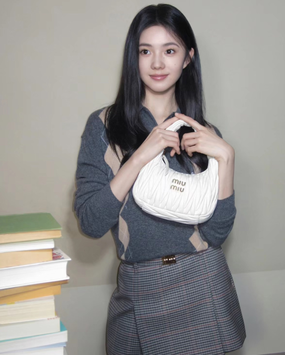 가방 모델 착용 이미지-S341L13