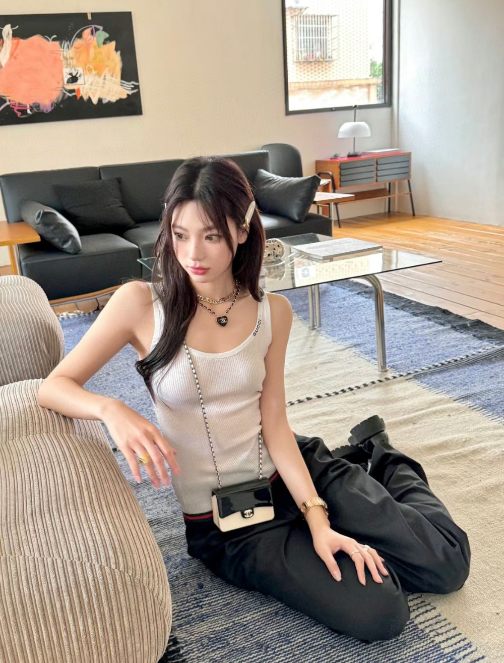 민소매 모델 착용 이미지-S111L7
