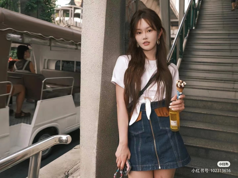 민소매 모델 착용 이미지-S121L8
