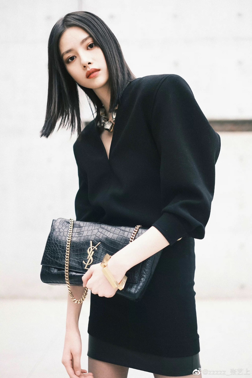 가방 모델 착용 이미지-S30L13