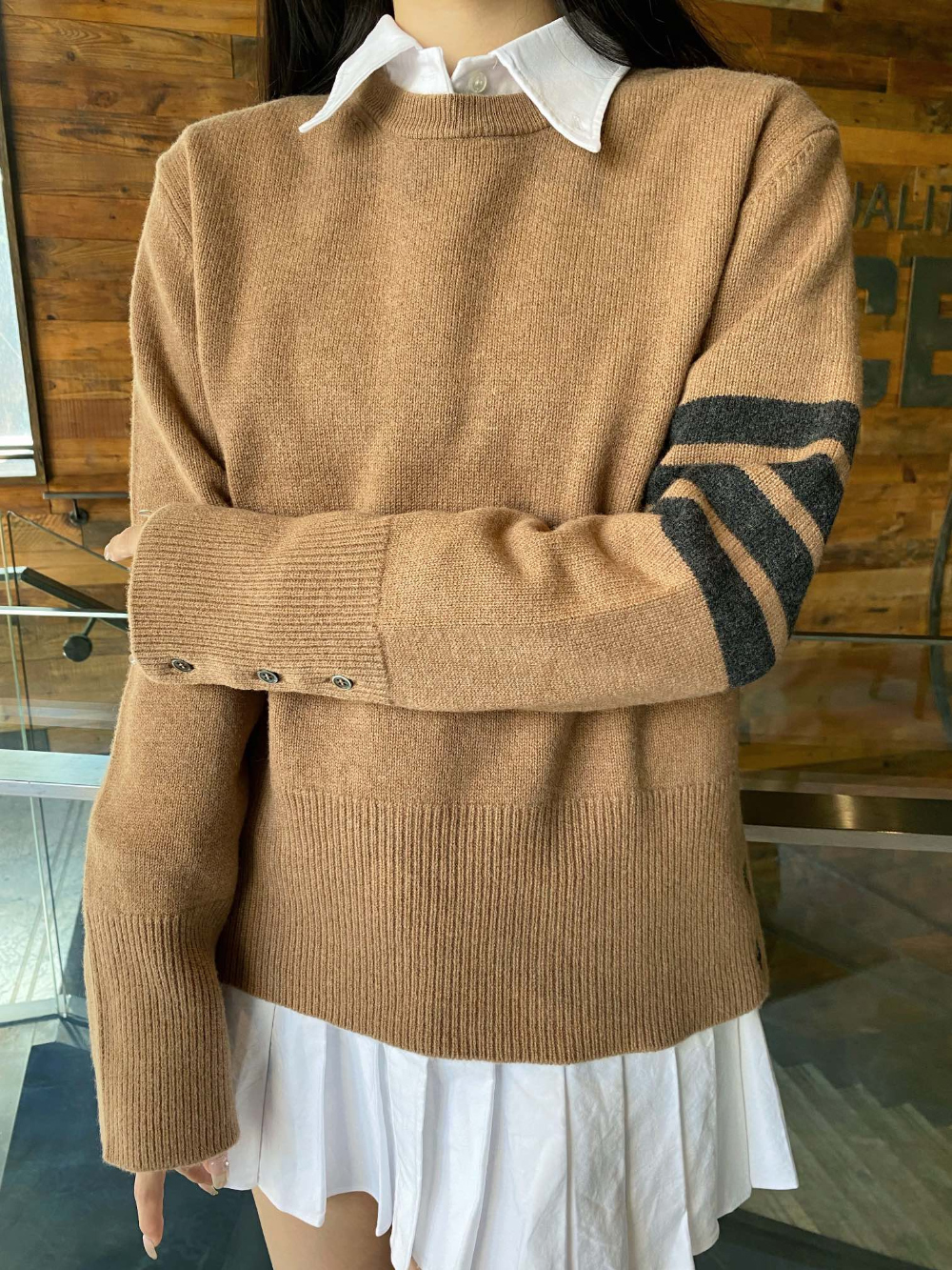긴팔 티셔츠 모델 착용 이미지-S912L16