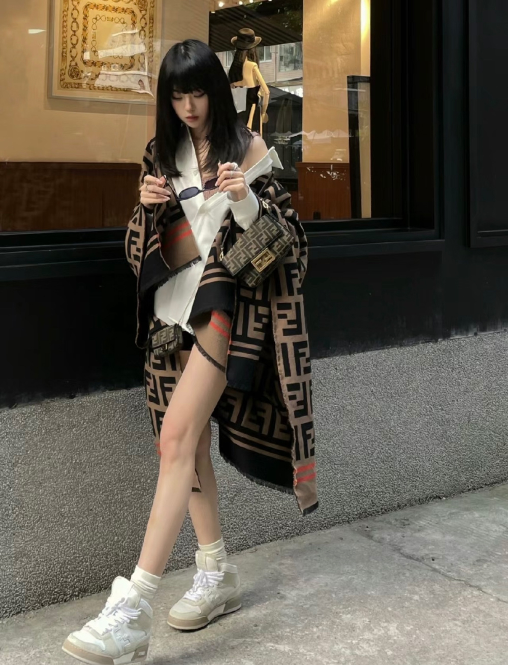 긴팔 티셔츠 모델 착용 이미지-S47L20