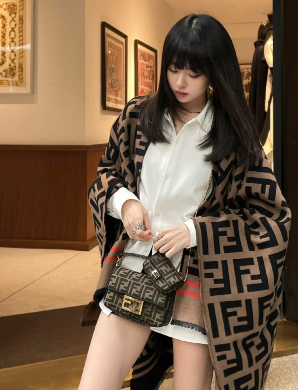 긴팔 티셔츠 모델 착용 이미지-S47L25