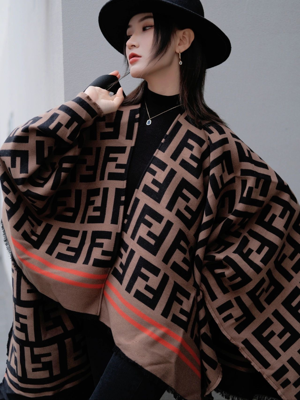 긴팔 티셔츠 모델 착용 이미지-S47L10