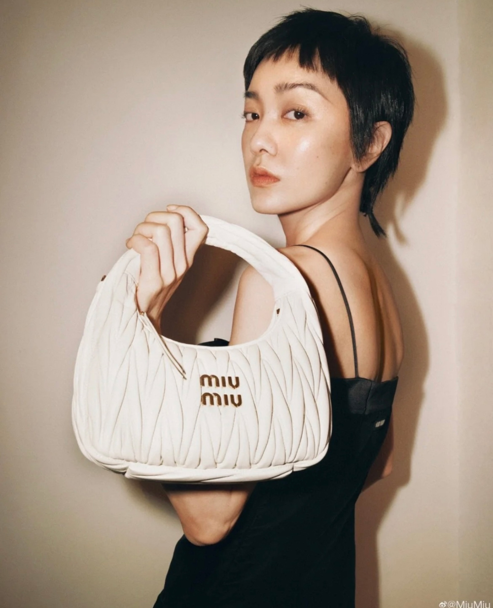 민소매 모델 착용 이미지-S157L17