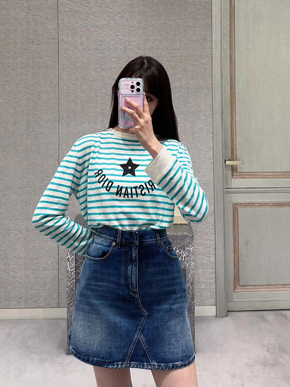 긴팔 티셔츠 모델 착용 이미지-S44L9