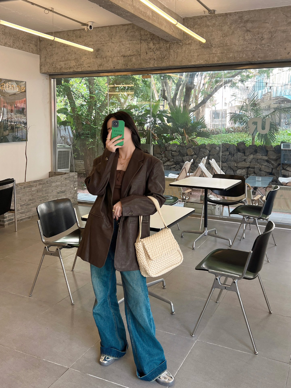가방 모델 착용 이미지-S38L14