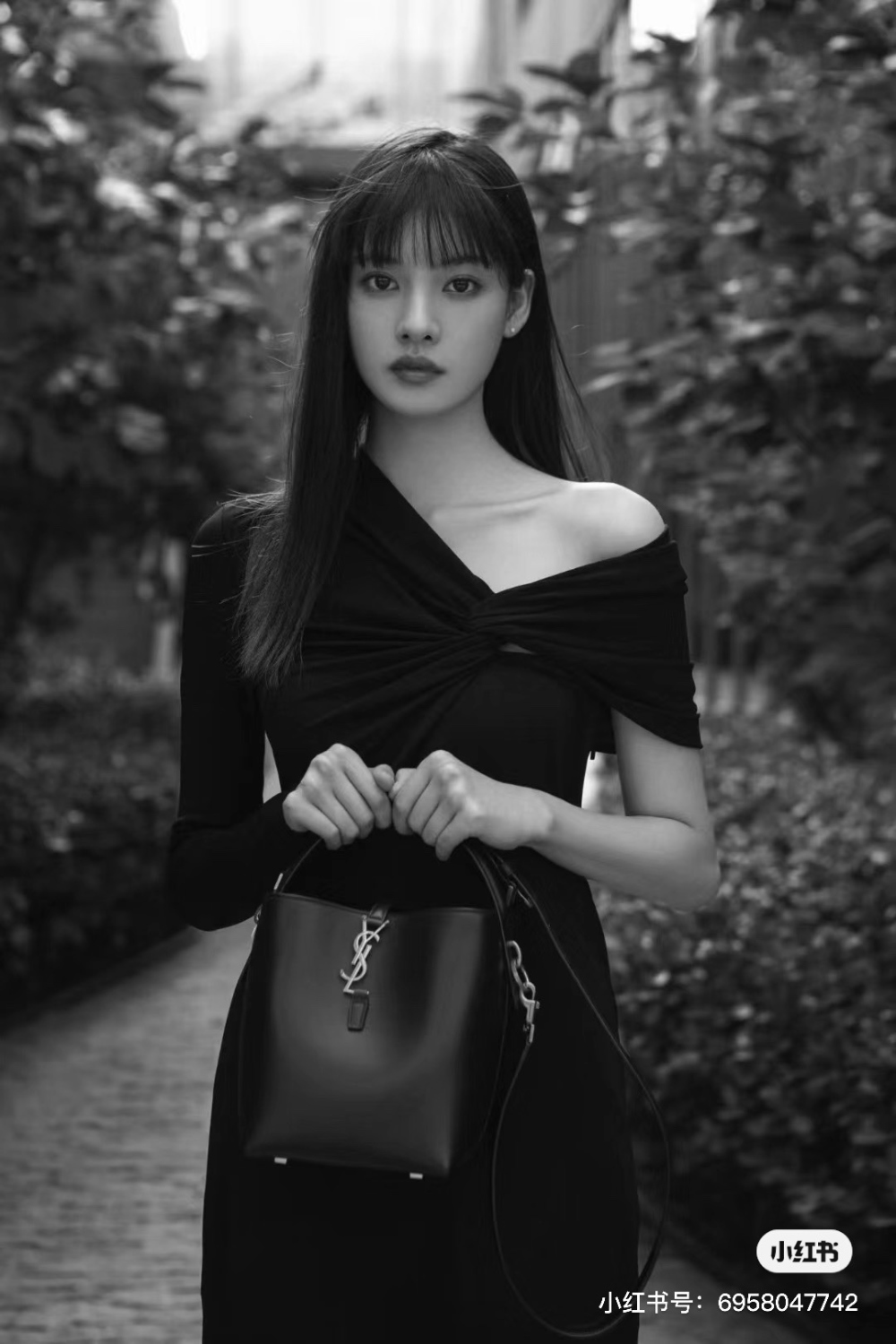 드레스 모델 착용 이미지-S47L16