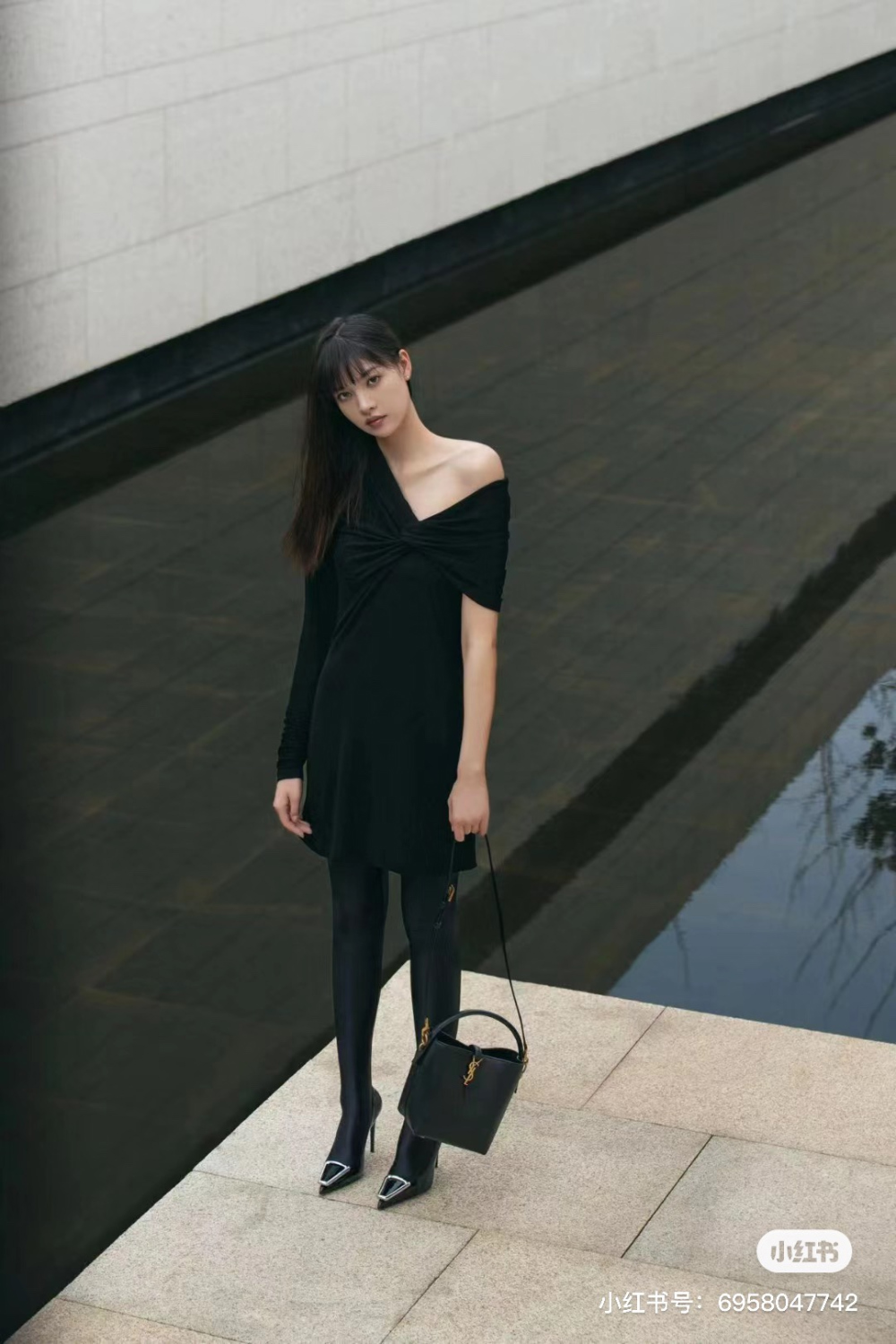 드레스 모델 착용 이미지-S47L23