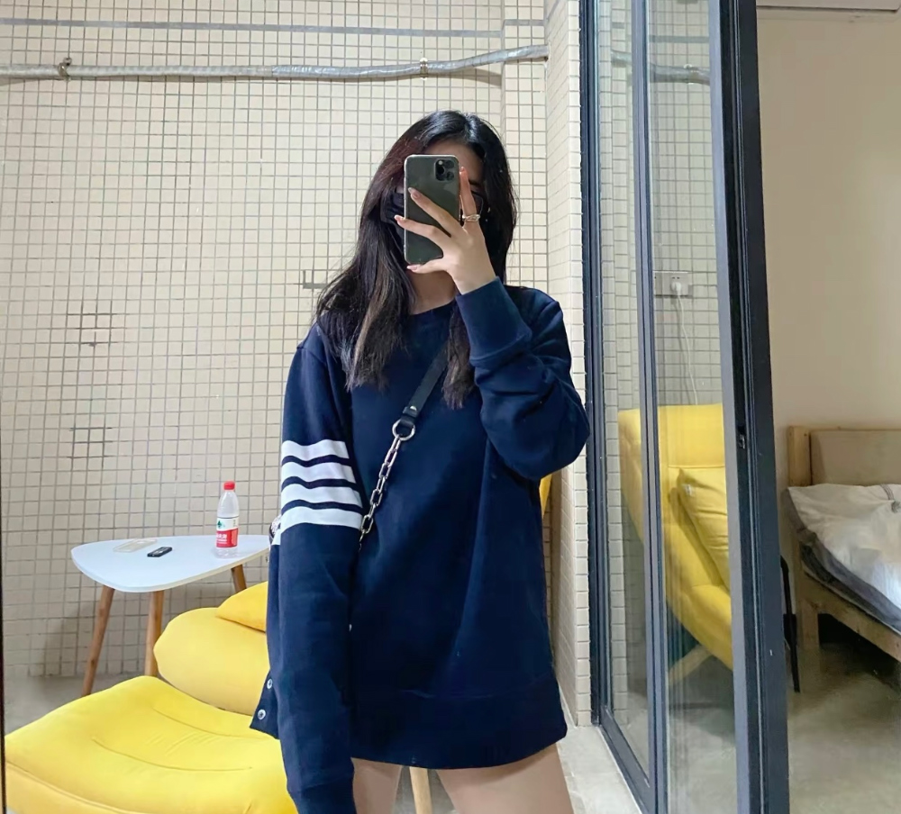 긴팔 티셔츠 모델 착용 이미지-S5L5