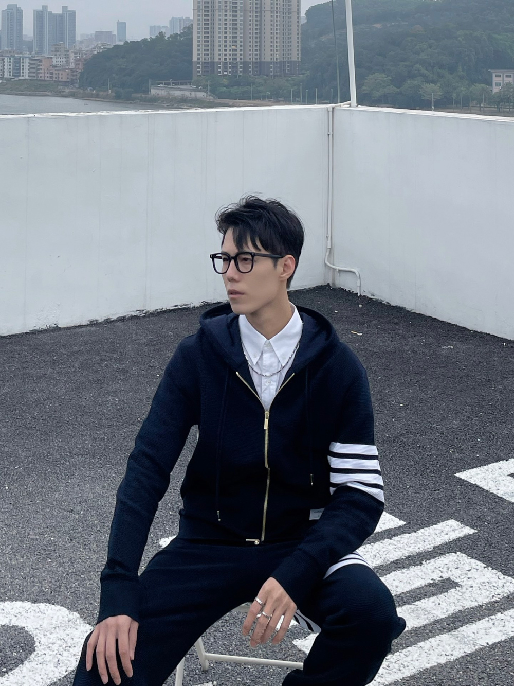 바지 모델 착용 이미지-S886L5