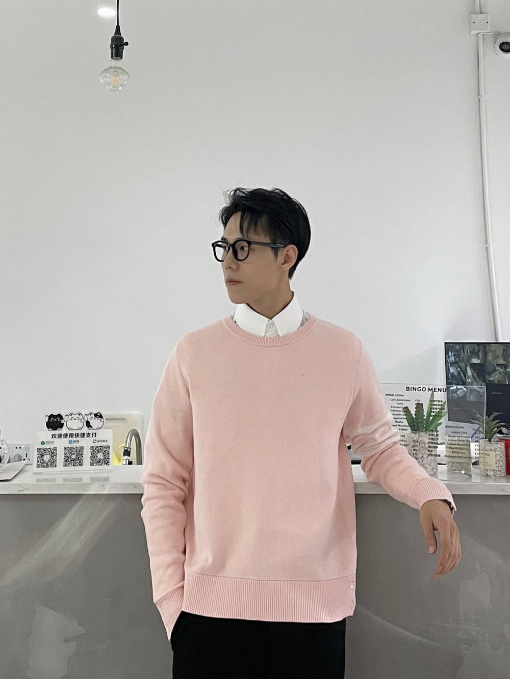 긴팔 티셔츠 모델 착용 이미지-S914L13
