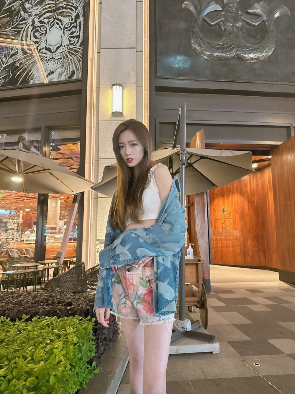 미니 스커트 모델 착용 이미지-S1240L22