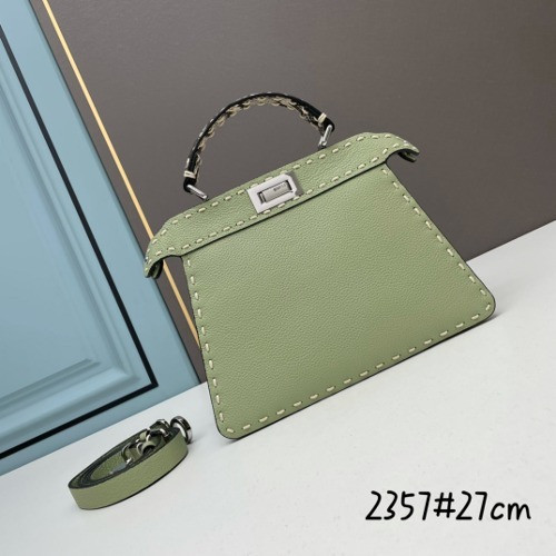 펜디 피카부 셀러리아 파이톤 핸들 27cm [민트]