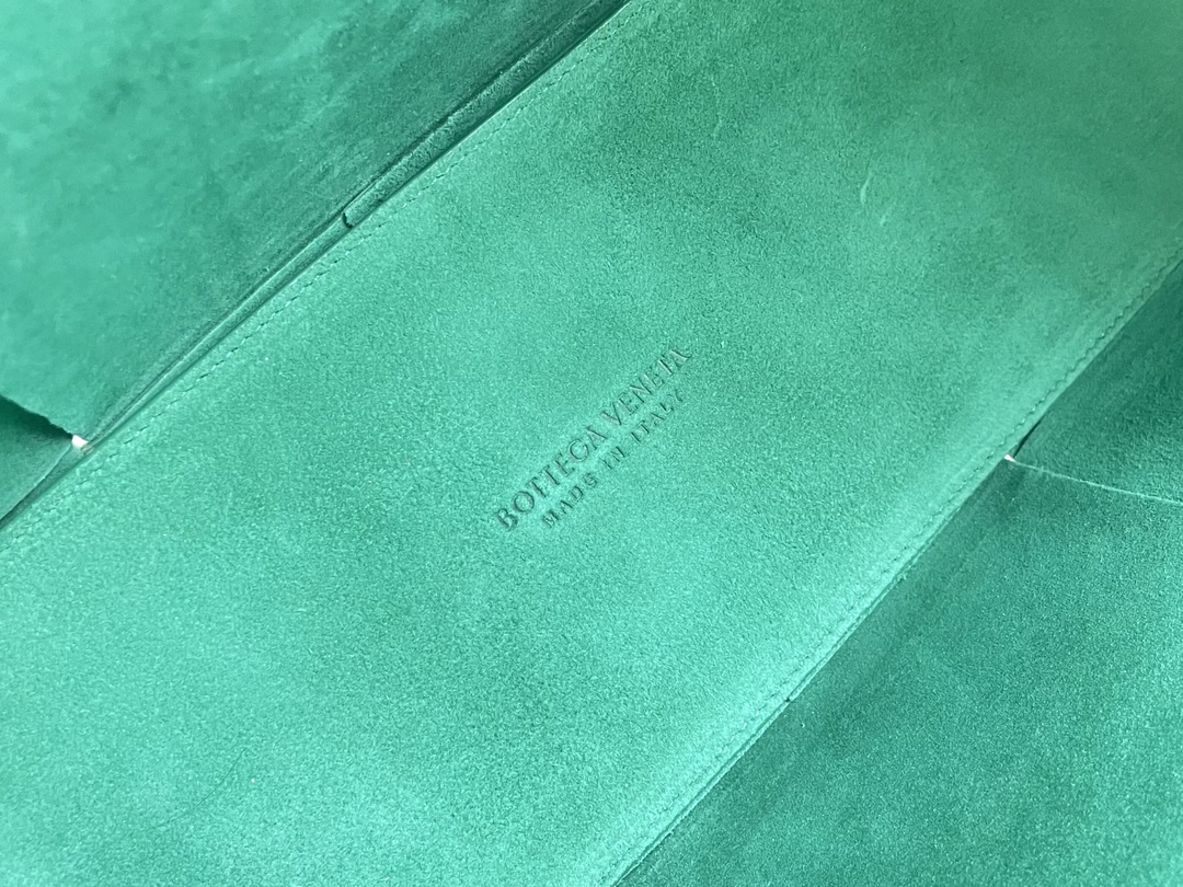 JJ693821750882_content_8.jpg