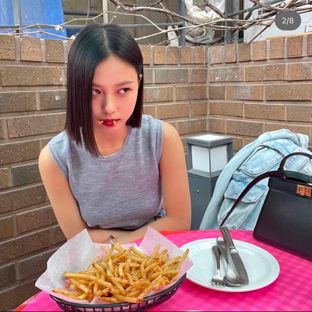 민소매 모델 착용 이미지-S1L49
