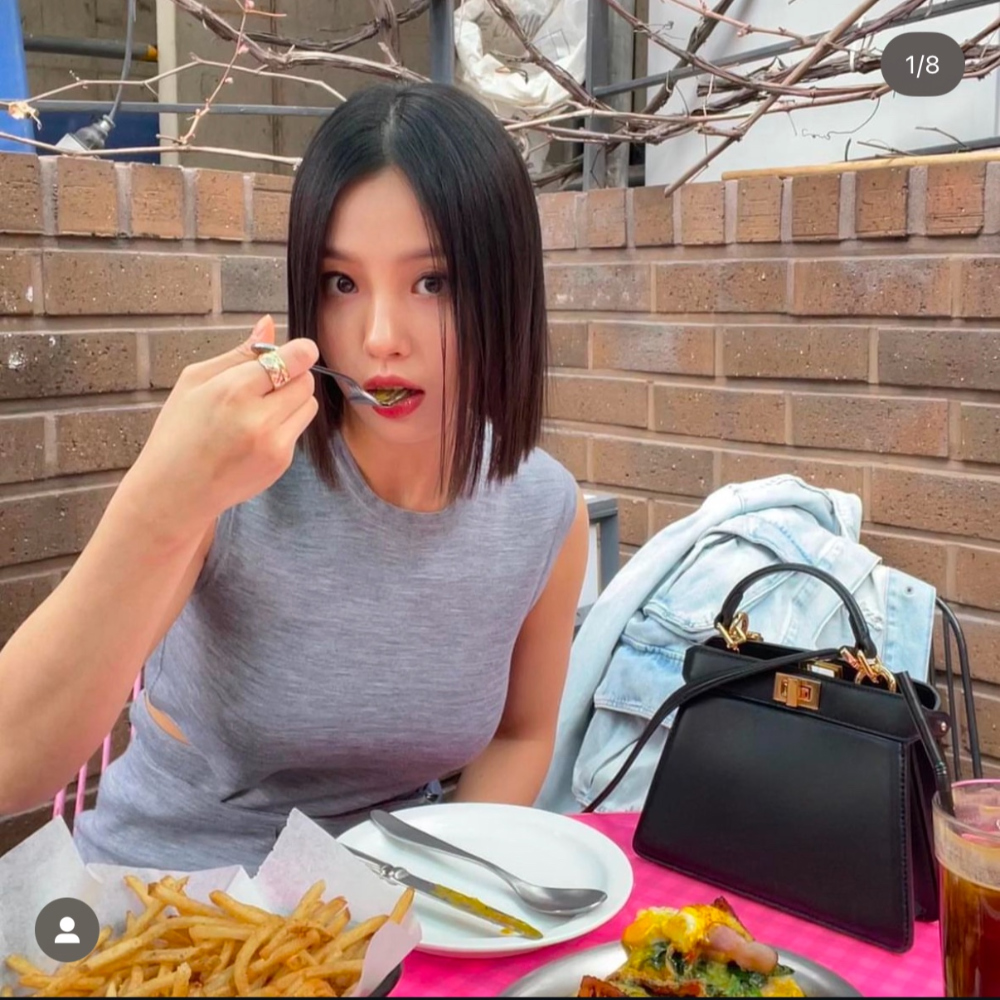 민소매 모델 착용 이미지-S1L50