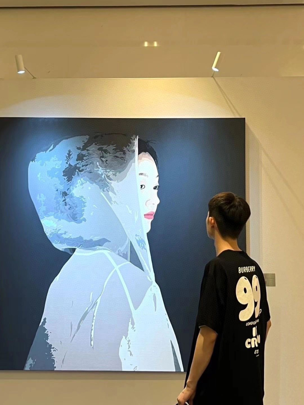 반팔 티셔츠 모델 착용 이미지-S1144L5