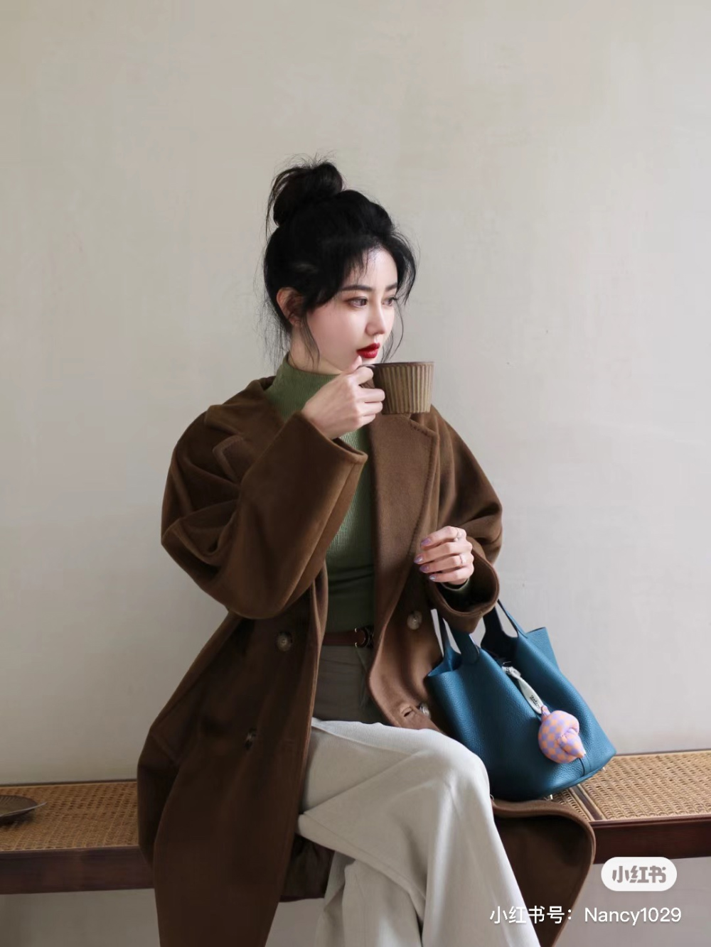 코트 모델 착용 이미지-S252L4