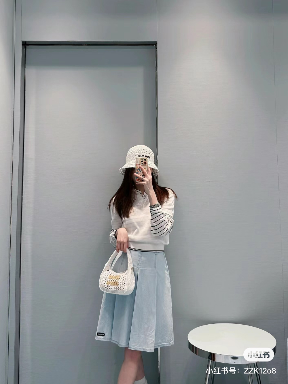 가방 모델 착용 이미지-S47L29