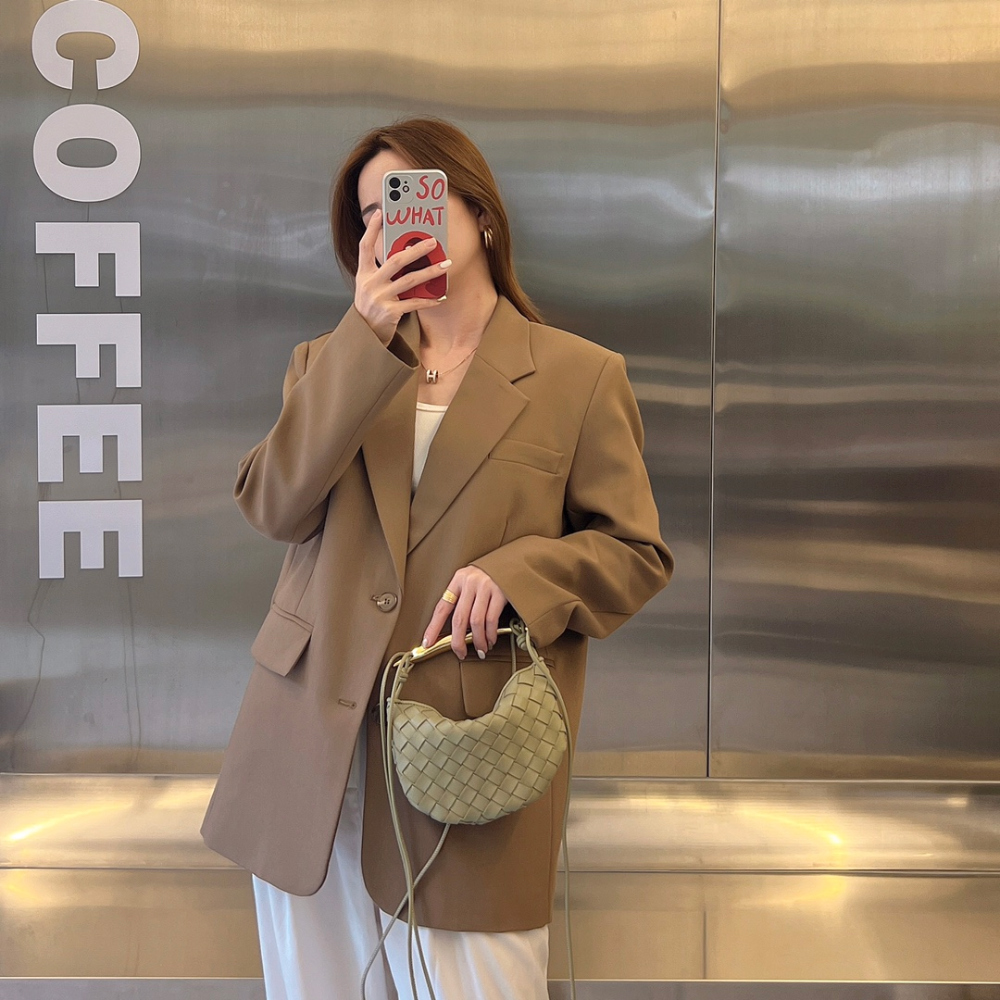 가방 모델 착용 이미지-S50L17